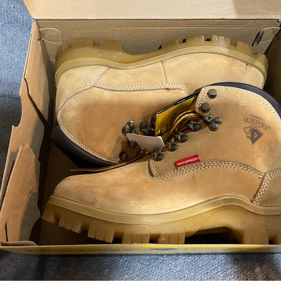 Workboots - Picture 4 of 5